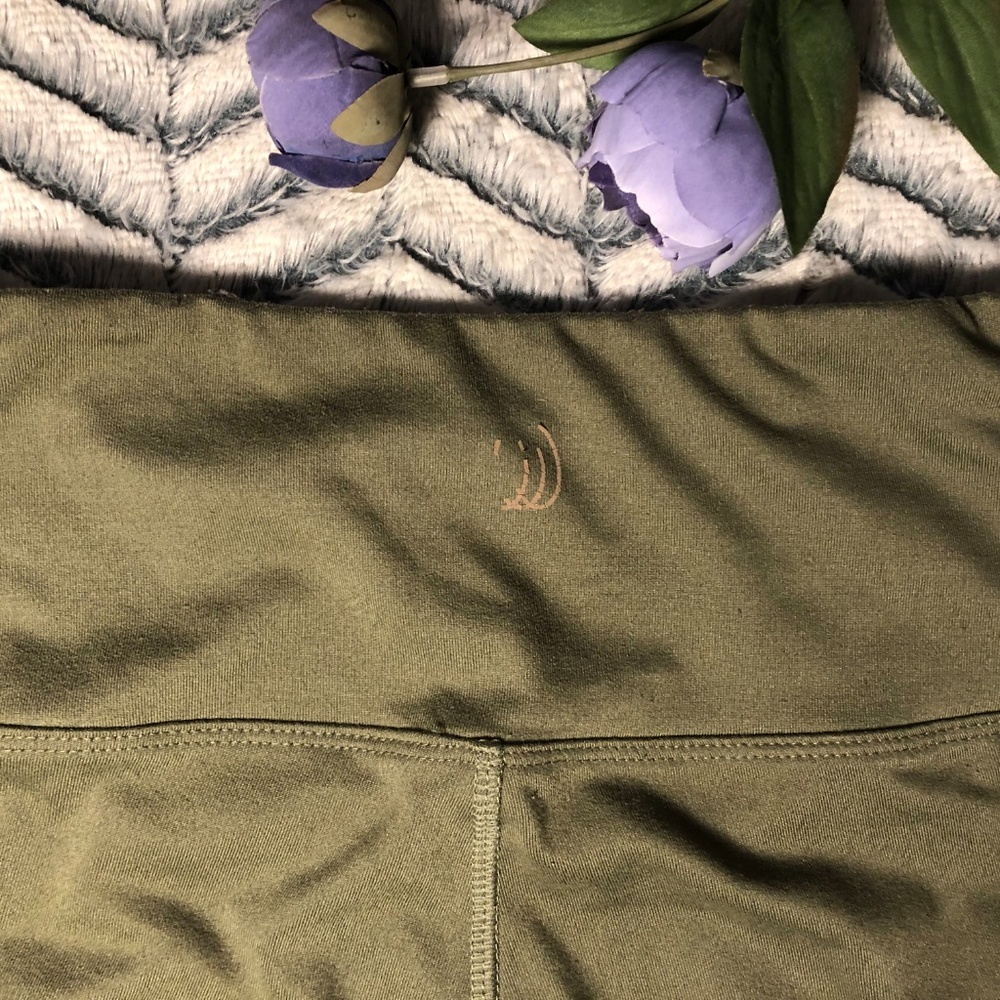 High Rise Leggings - Picture 4 of 6